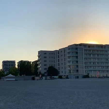 Dincolo De Nori-mamaia