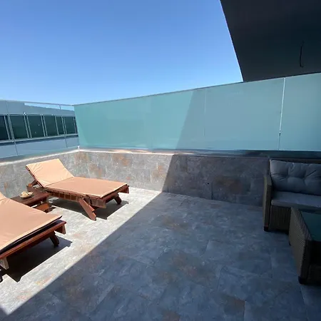 Dincolo De Nori-mamaia Apartment